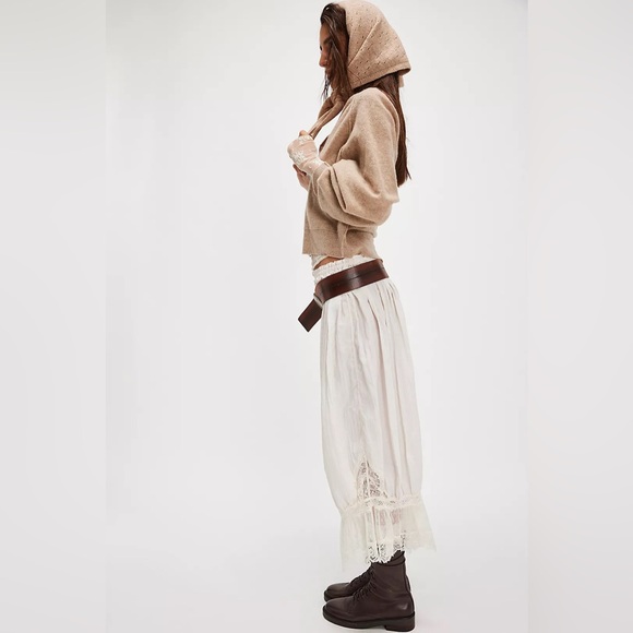 Forever Young Bloomer Pants in White Alyssum - Picture 5 of 16